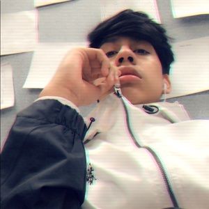 Meet your Posher, Claudio